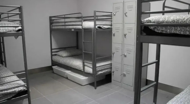 Кровать в общем номере Perth City Backpackers Hostel - note - Valid passport required to check in