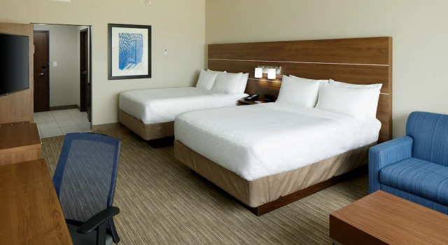 Holiday Inn Express & Suites Cincinnati North - Liberty Way, Book Hotel West Chester Ohio