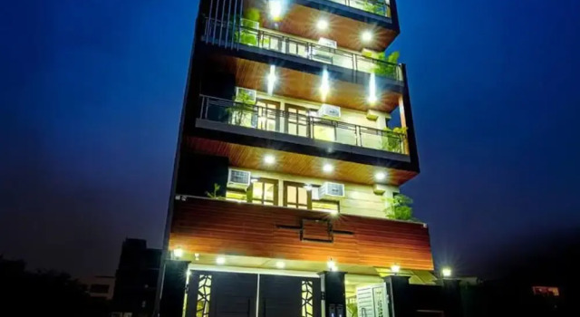 Studio Apartment With Patio gym Near Global Foyer, Varaa Huoneisto Gurgaon 