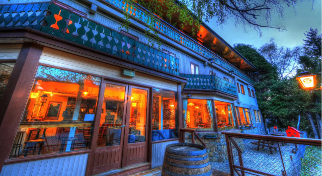 Candlelight Lodge, Забронировать Отель Отели Тредбо с парковкой, рядом с Snowgums Ski Lift, Парковка