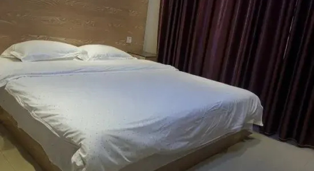 Люкс Deluxe Liucheng Hongyuan Business Hotel