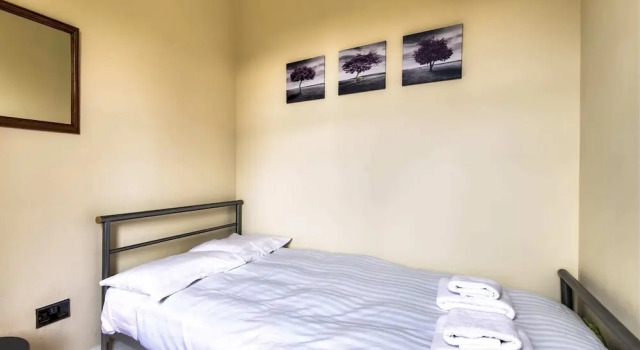 Central location! 2BDR Flat in Haymarket, Забронировать Отель Отели Эдинбурга 3 звезды, рядом с Scottish Widows Bank Plc, 3*