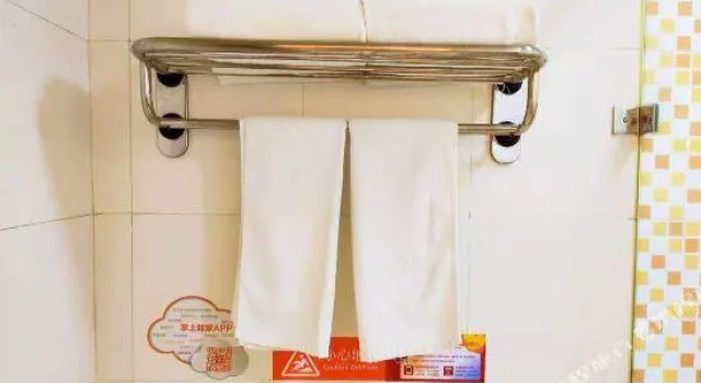 Home Inn (Taiyuan South inner ring subway station finance university north school store)