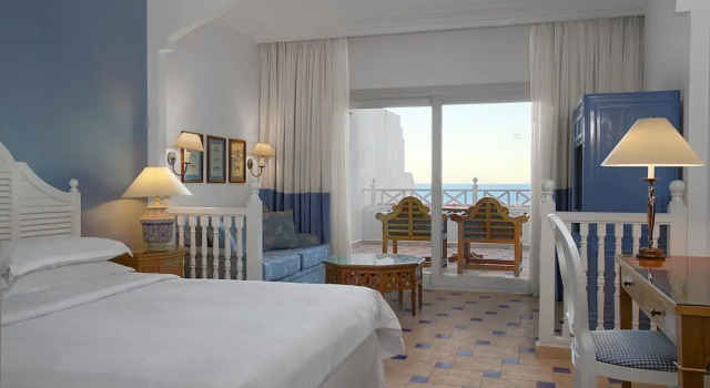 Двухместный номер Superior с балконом и with Red Sea view Sheraton Sharm Hotel, Resort, Villas & Spa