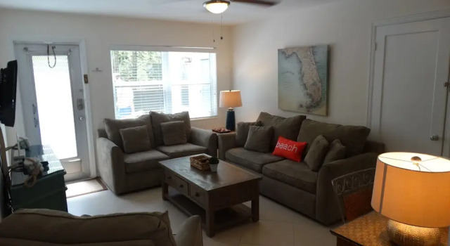 Sunny Shores Inn & Suites