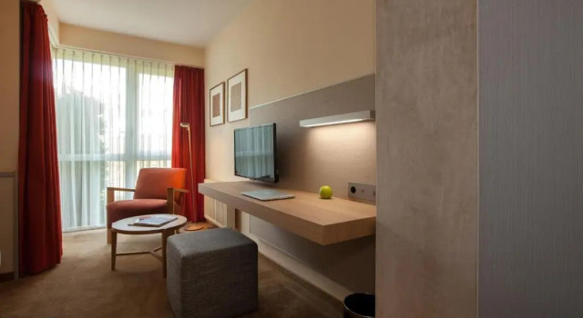 Landhotel Broda, Забронировать Отель Отели Мекленбургское поозёрье с парковкой, Парковка