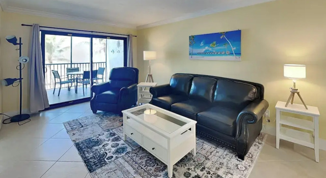 Seaside 2 by Distinctive Beach Rentals, Забронировать Апартаменты/квартира Отели Fort Myers Area с парковкой, Парковка