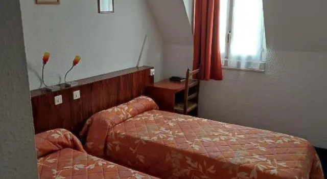 Двухместный номер Standard Hotel du Commerce et de Navarre