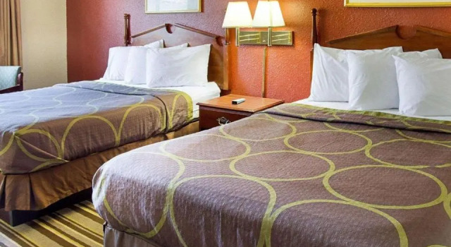 Четырёхместный номер Standard Rodeway Inn Florence - Cincinnati South