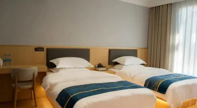 Люкс Deluxe Baoshan Jingxin Hotel (Railway Station)