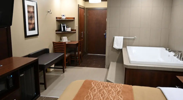 Номер Deluxe Giles Hotel Inn & Suites
