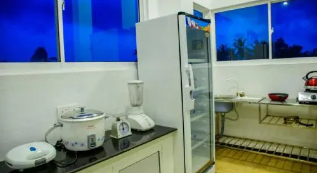 Doors Guest House & Cafe, Забронировать Гостевой дом Гостевые дома Хиккадува, рядом с Коралловый риф Хиккадувы, Гостевой дом