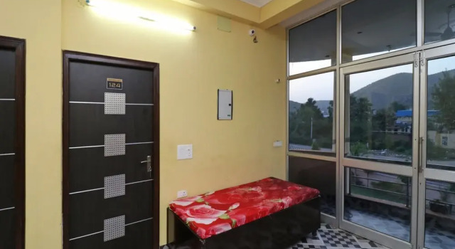 OYO 22954 Hotel Moonlight, Забронировать Отель Отели штата Раджастхана с парковкой, Парковка