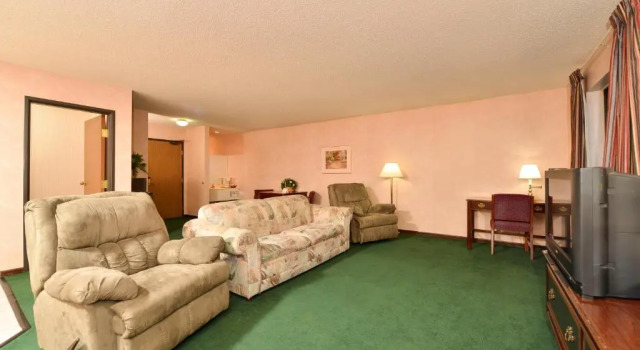 Люкс Days Inn by Wyndham Ozark Springfield