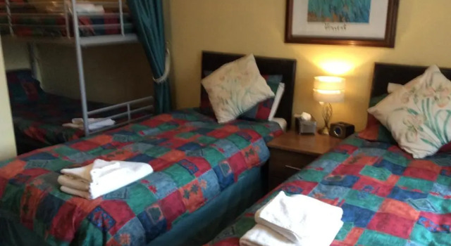 Четырёхместный номер Standard Ashgrove B&B
