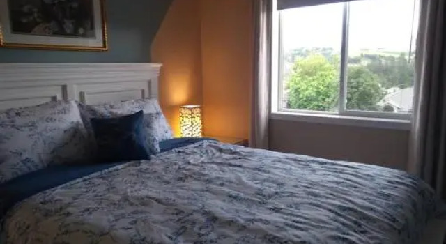 Kingdom Lodge Bed & Breakfast, Buchen Sie Hotel West Kelowna 