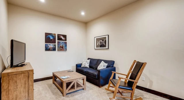 Alders 4br Renovated Townhome- Sleeps 11+ Kids Ski Free 4 Bedroom Condo by Redawning