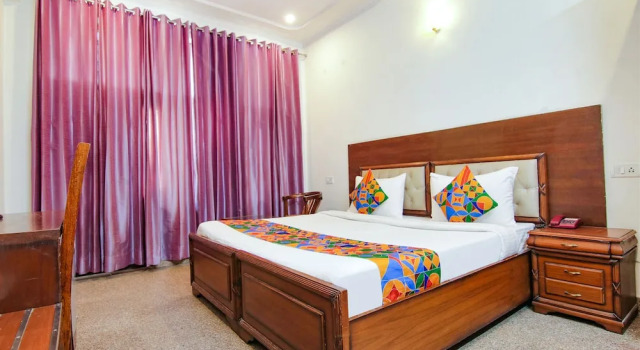 Номер Deluxe FabHotel SKS Excel Inn I