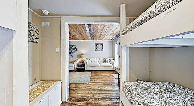 New Listing! Updated Rustic-chic Beach & Bay Haven 3 Bedroom Home