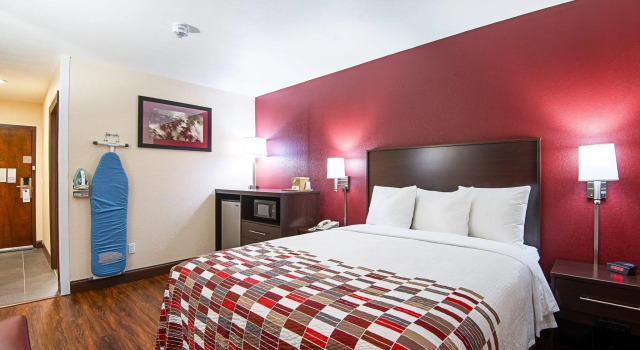 Двухместный номер Deluxe Red Roof Inn Cameron