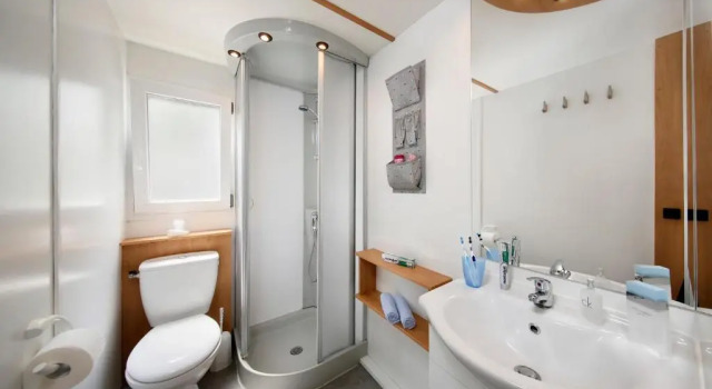 Albatross Mobile Homes on Camping Cisano & San Vito S. p. A., Забронировать Кемпинг Отели Бардолино с парковкой, рядом с The Olive Oil Museum, Парковка