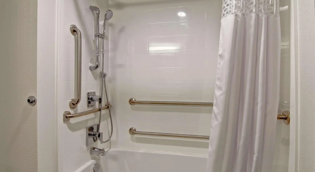 Четырёхместный номер Standard Hampton Inn & Suites by Hilton Saskatoon Airport