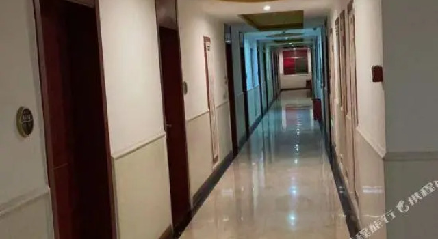 Wugang Junyue Hotel, Забронировать Отель Уган Хунань