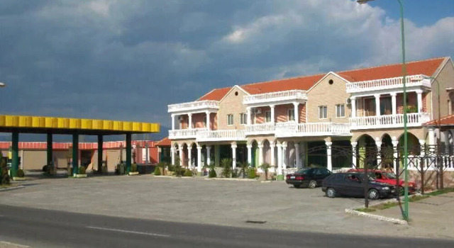Argenti Bushat, Book Hotel Hoteller i Bushat med parkering, Parkering