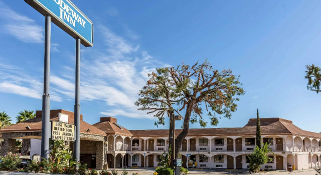 Двухместный номер Standard Rodeway Inn Magic Mountain Area