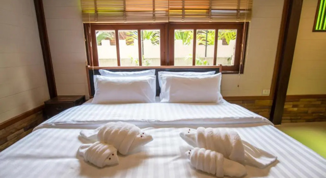 Коттедж с 4 комнатами Suankaew Art Cottage