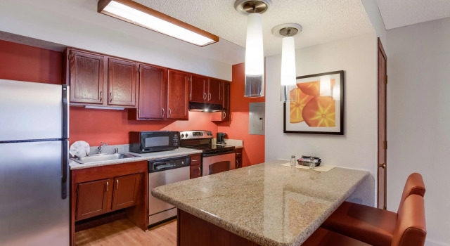 Двухместный люкс SenS Suites Livermore; SureStay Collection by Best Western
