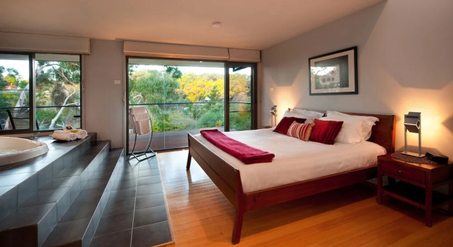 Dee Jays Studio, Book Hotel Hepburn Springs 