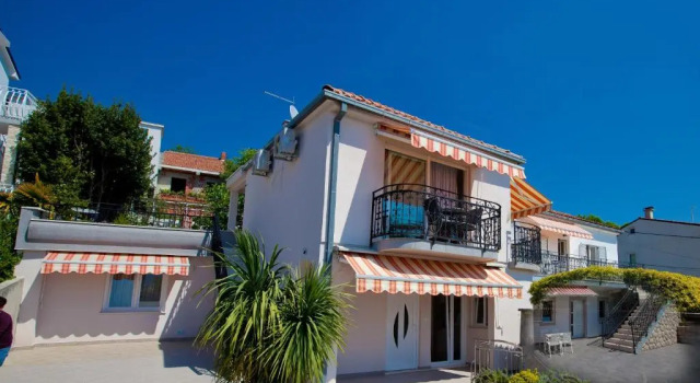 Apartmani Crikvenica 30175 - Carmen