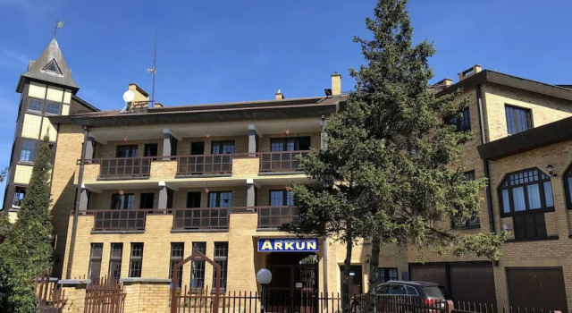 Hotel Arkun Leba, Varaa Hotelli Hotellit Pommeri pysäköinnillä, Pysäköinti