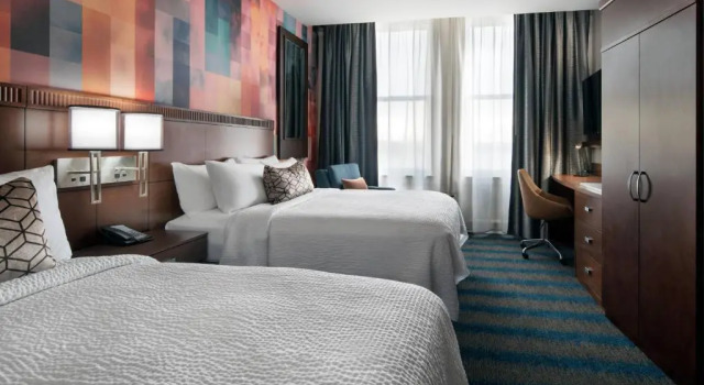 Четырёхместный номер Standard Courtyard Seattle Downtown / Pioneer Square