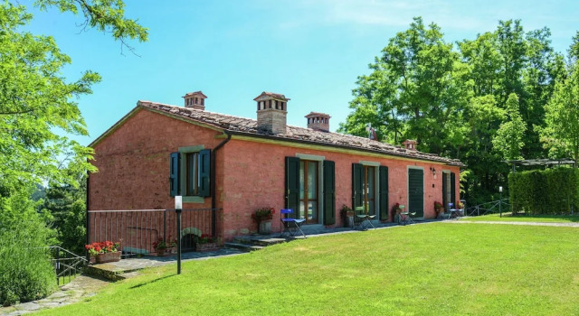 Spacious Villa in Marradi with Swimming Pool, Забронировать Вилла Виллы Мугелло, Вилла