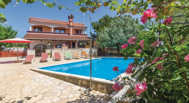 Stunning Home in Vodnjan With Wifi and 3 Bedrooms