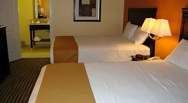 Четырёхместный номер Standard Montigo Inn