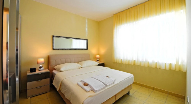 Beautiful Apartment in Podstrana With Sauna, Wifi and 2 Bedrooms, Rezerwuj Apartament Podstrana Split Region