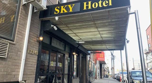 Sky Hotel Flushing/Laguardia Airport, Забронировать Отель Флашинг Куинс, рядом с Ontological-Hysteric Theater