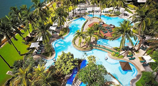 Двухместный номер Luxury Sofitel Philippine Plaza Manila