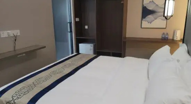 Ningyang Hotel (Taishan Bus Terminal Branch), Book Hotel Hotels in Taishan with Parking, Parking