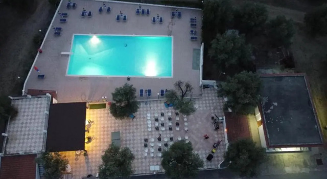 Funno delle Noci, Buchen Sie Ferienwohnung Hotels in Foresta Umbra mit Pool, Schwimmbad