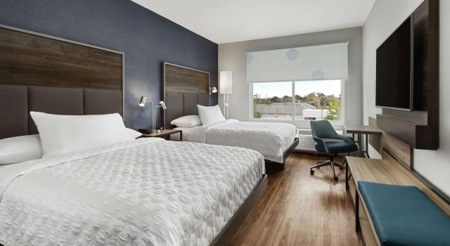 Четырёхместный номер Standard Tru By Hilton Savannah Midtown