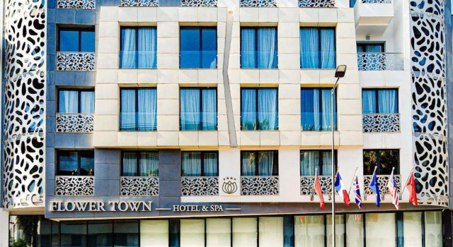 Flower Town Hotel & Spa, Забронировать Курортный отель Отели Рабата с парковкой, рядом с Ministry of Energy, Mines, Water and Environment, Парковка