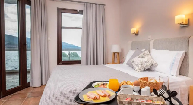 Люкс Superior с видом на море Trizonia Bay Hotel