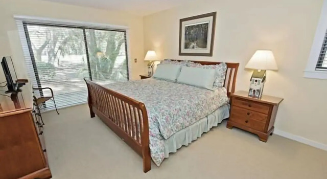 2343 Racquet Club at The Sea Pines Resort, Забронировать Курортный отель Отели Хилтон-Хед-Айленд с парковкой, рядом с Stan Smith Tennis Academy, Парковка