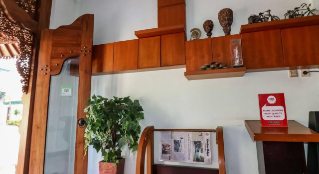 OYO 512 Ndalem Mantrijeron Hotel