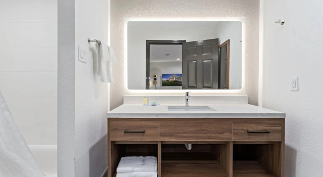 Firedobbelt suite med udsigt over poolen Best Western Jefferson Inn
