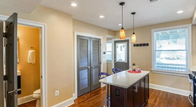 Luxurious DC Townhome ideal for Large Families plus Free Parking